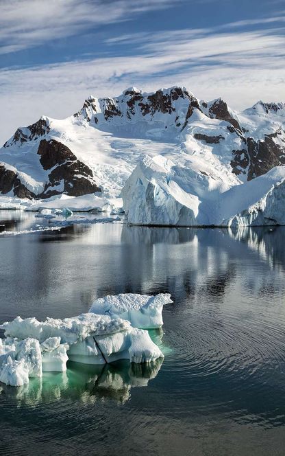 antarctic peninsula lemaire channel icebergs istk