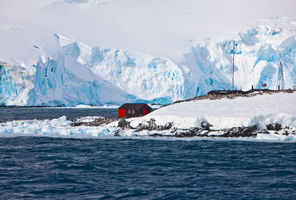 antarctic peninsula port lockroy hut istk