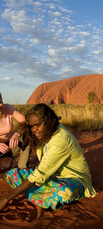 australia red centre learning about aboriginal culture at uluru tnt