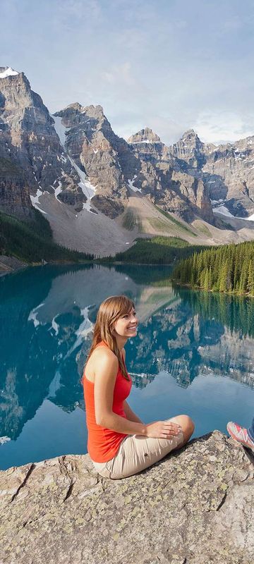 canada alberta hiking at moraine lake bllt