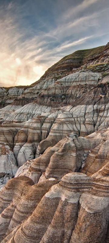 canada alberta striking hoodoos badlands ta