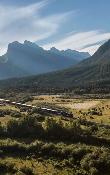 canada rocky mountaineer vermilion lakes rm