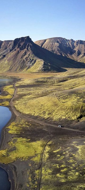 iceland highlands road through landmannalaugar istk