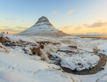 iceland snaefellsnes kirkjufell winter sun istk