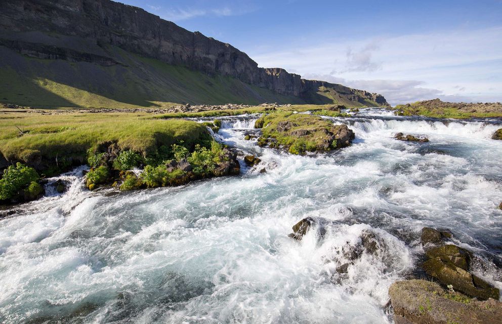 iceland-south-coast-waterfall-near-kirkjubaejarklaustur-wg