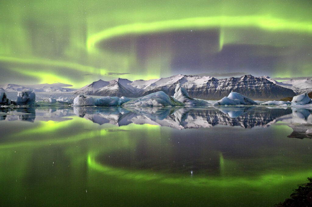 iceland south east aurora over jokulsarlon jw