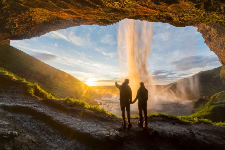 iceland south west seljalandsfoss couple istk