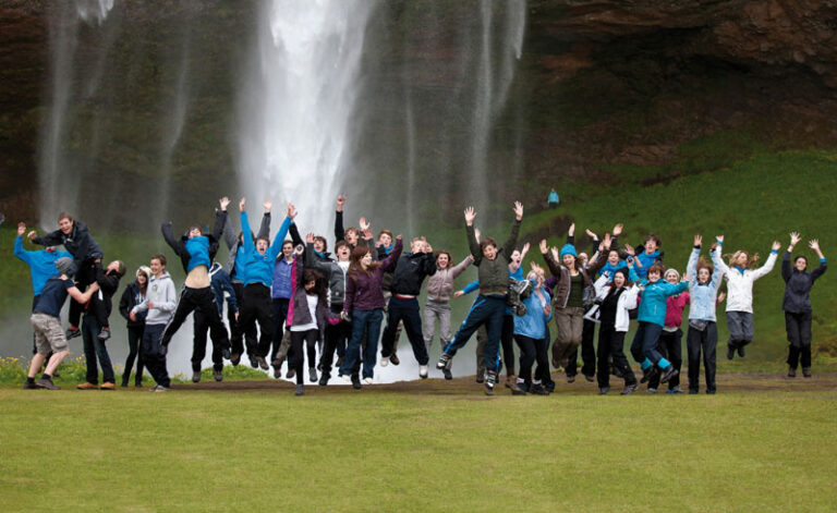 iceland waterfall packing blog