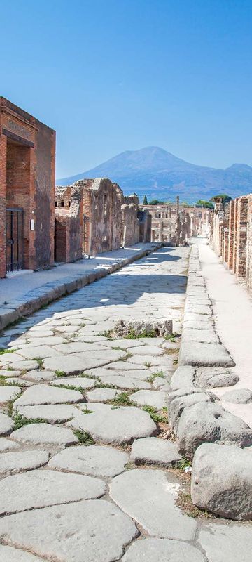 italy pompeii street bay of naples istk