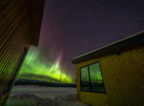 northern-lights-resort-aurora-glass-chalet-view