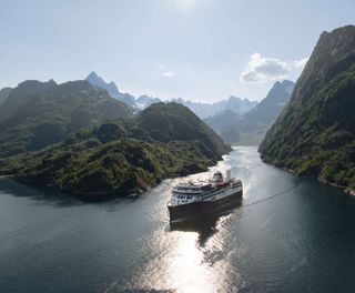 norway coastal voyage lofoten havila