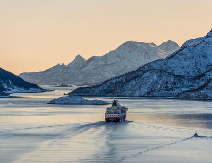 norway hurtigruten voyage winter