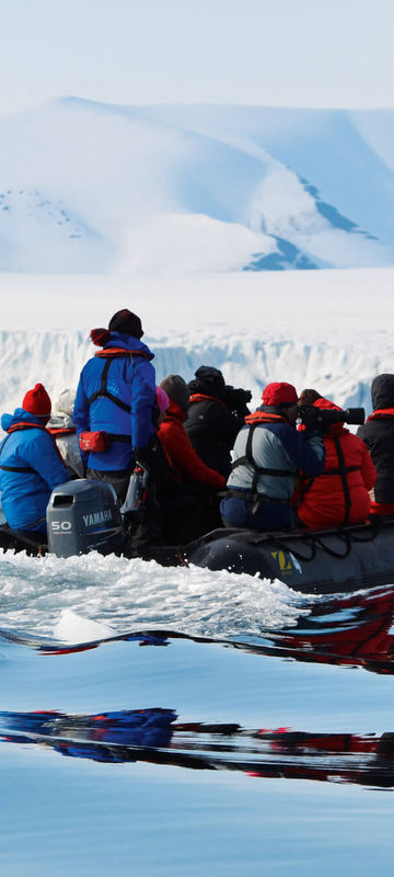 spitsbergen zodiac cruise copyright johanna vakkila pq