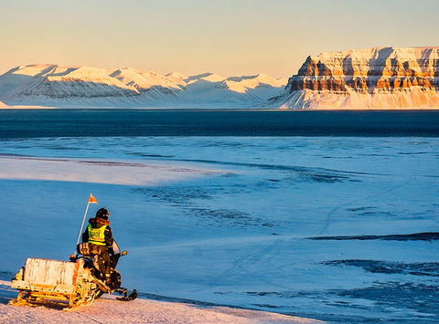 svalbard snowmobile to elveneset htgrtn