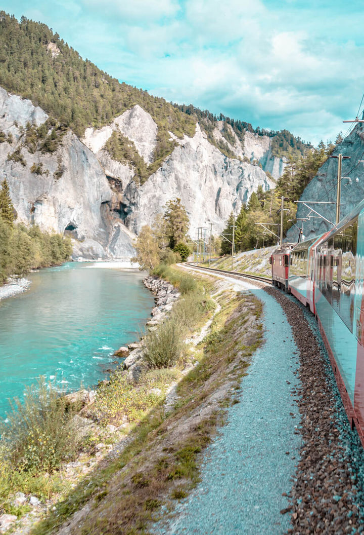 switzerland-glacier-express-zermatt-to-st-moritz-st