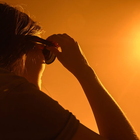 woman-viewing-solar-eclipse-astk