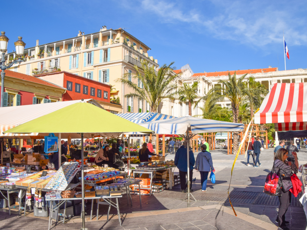 Picture of market in bordeaux